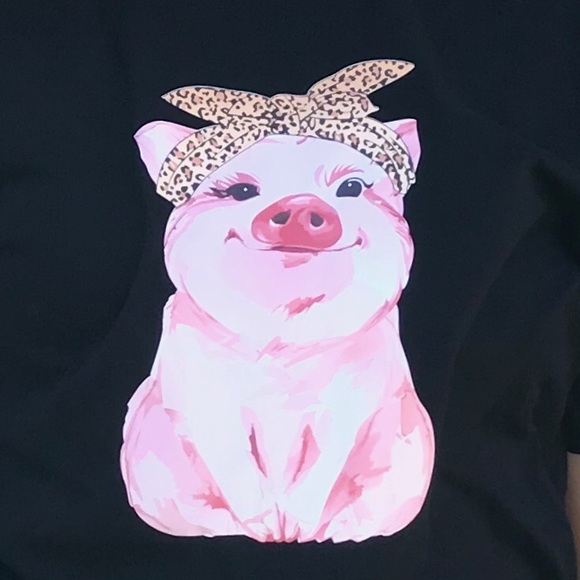 🎉HP🎉🐷Black Piggy T-Shirt🐷 - Picture 4 of 5